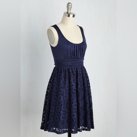 Maitai ModCloth Artisan Iced Tea Dress Navy Blue Floral Lace Flowers Large - Picture 2 of 13